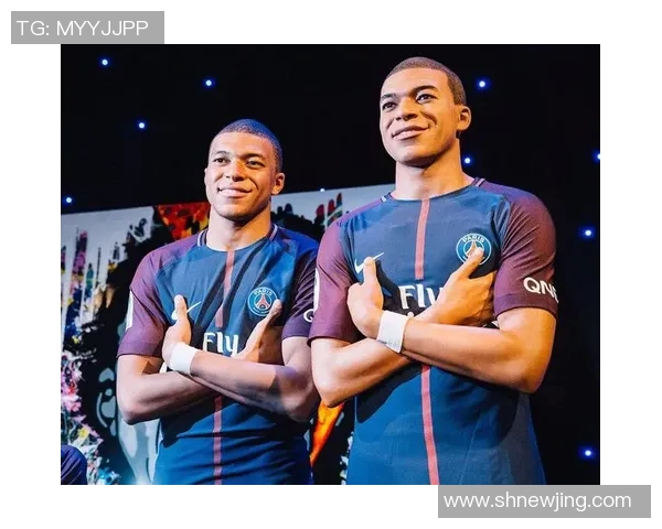 足球明星在赛场上如风般疾驰轻松甩开对手的精彩瞬间 足球明星在赛场上如风般疾驰轻松甩开对手的精彩瞬间