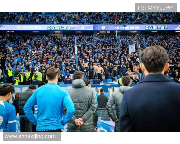 追忆绿茵传奇足球明星的光辉岁月相框艺术作品展示 追忆绿茵传奇足球明星的光辉岁月相框艺术作品展示